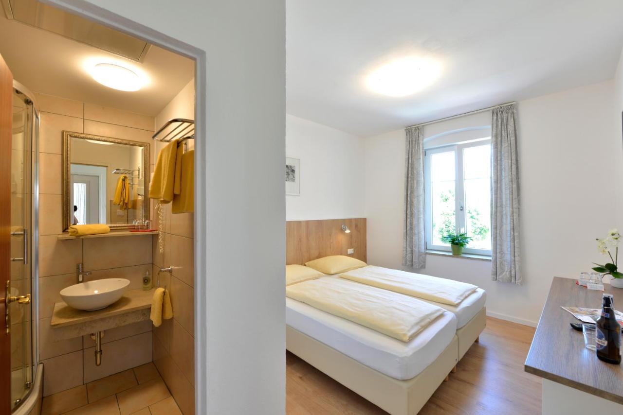 Pension Gambrinus Passau Bagian luar foto