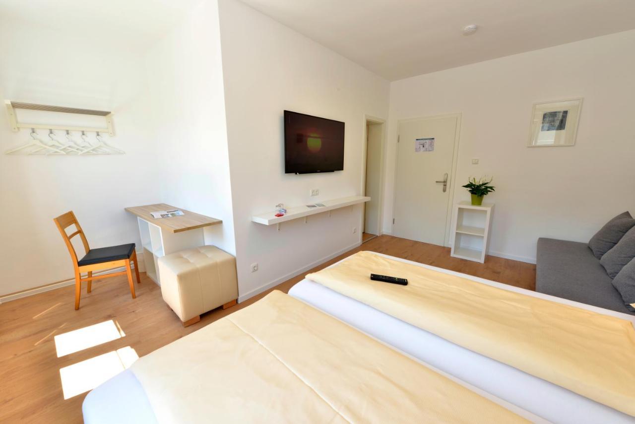 Pension Gambrinus Passau Bagian luar foto