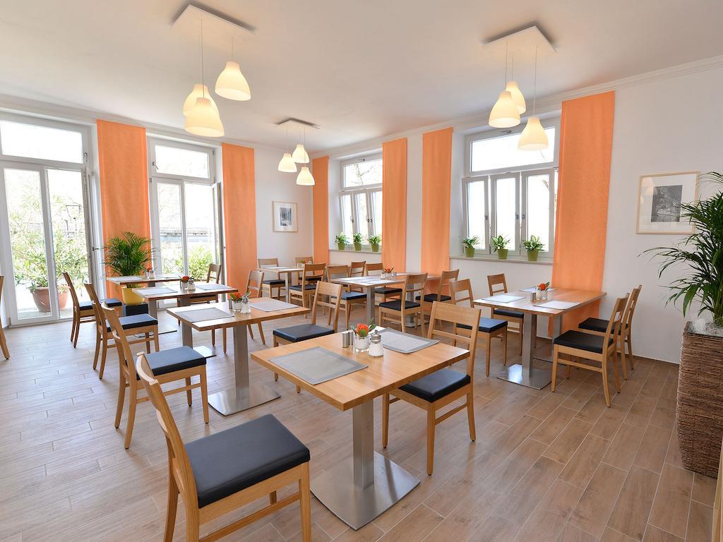 Pension Gambrinus Passau Bagian luar foto